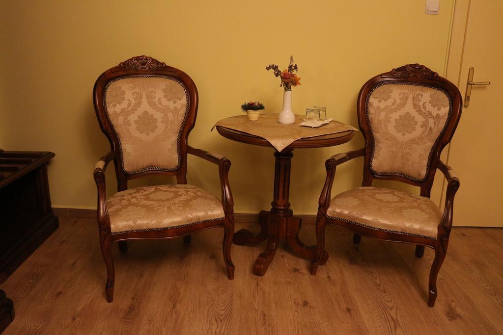 Hotel Astoria Satu Mare Quarto foto