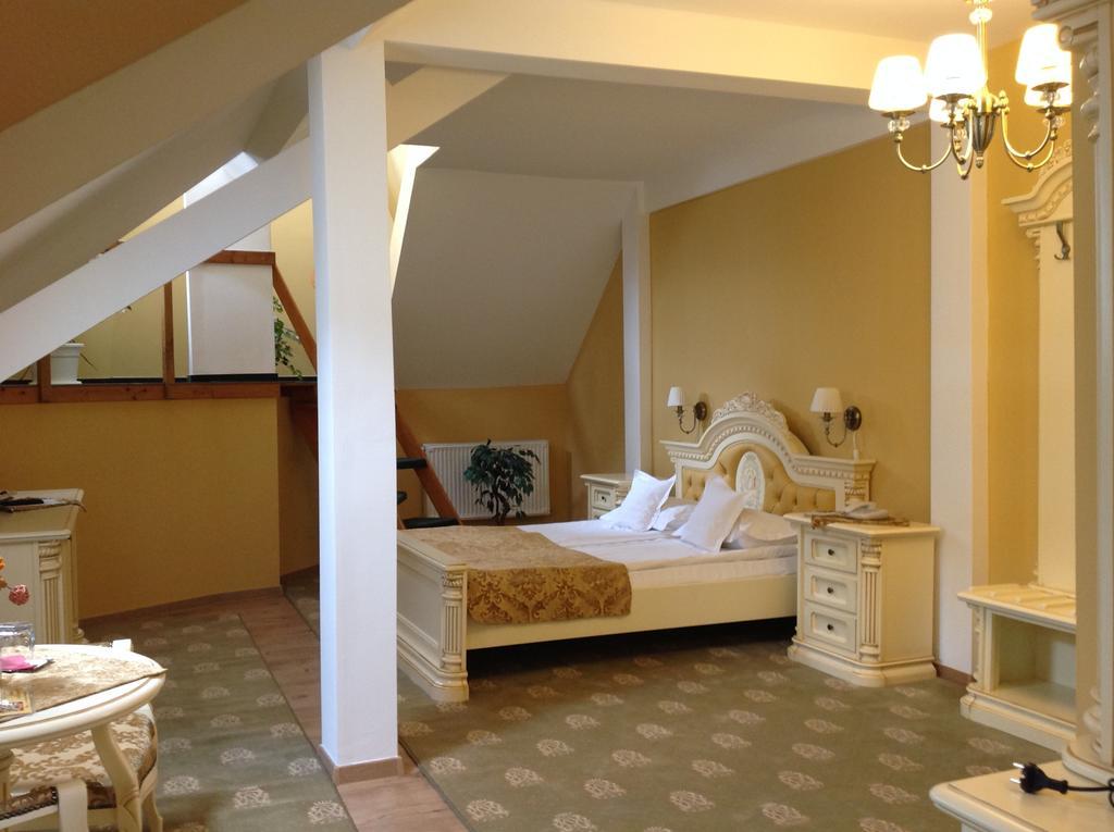 Hotel Astoria Satu Mare Quarto foto